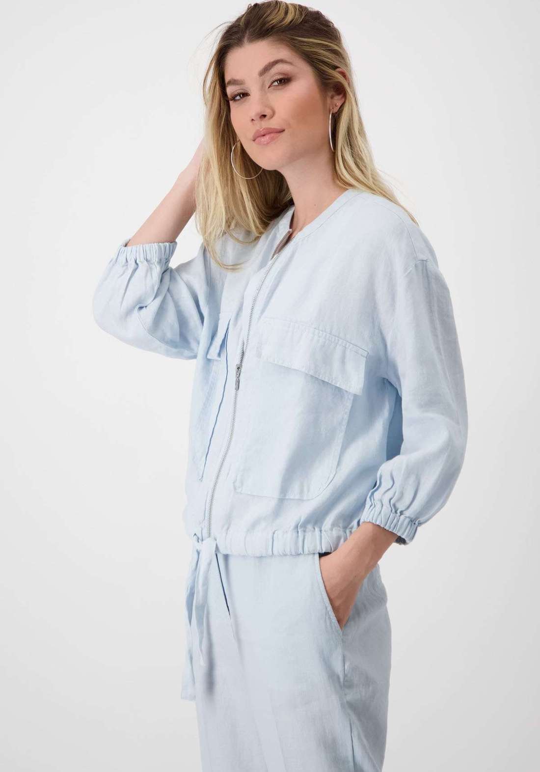 Пиджак с карманами с клапанами