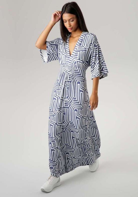Летнее платье с графическим принтом в цвете денима