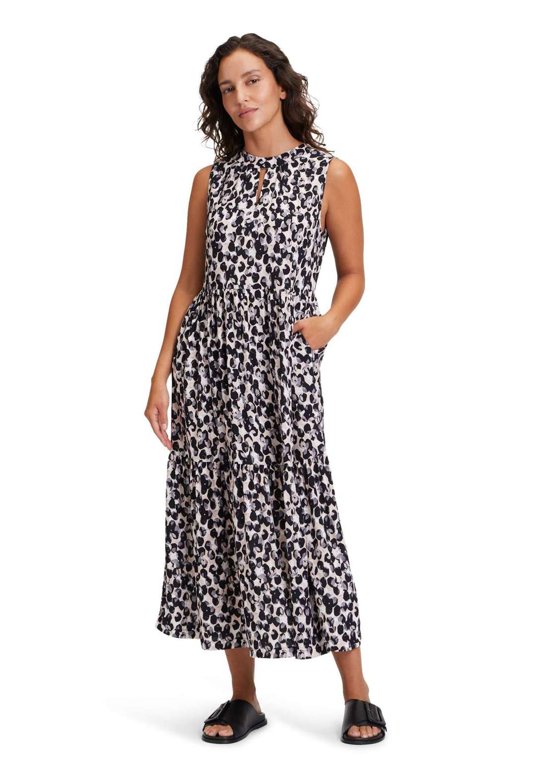 Летнее платье Betty & Co Sommerkleid mit Stufenrock
