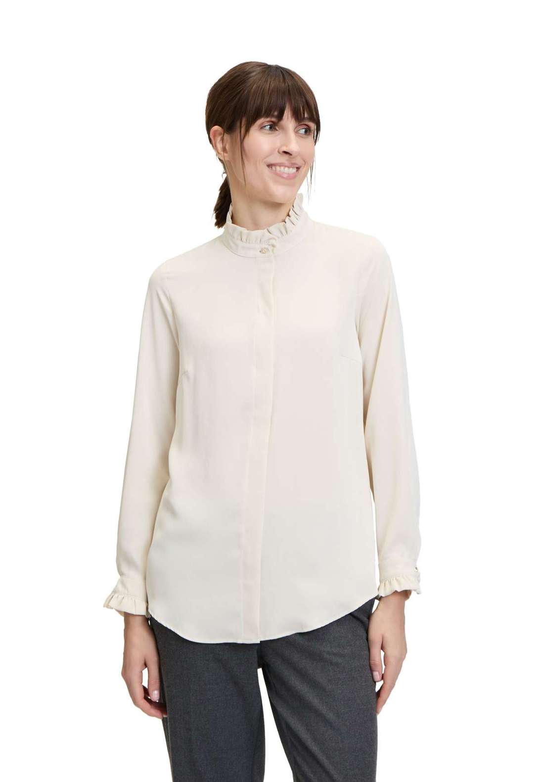 блузка с рюшами Rüschenbluse mit Knöpfen