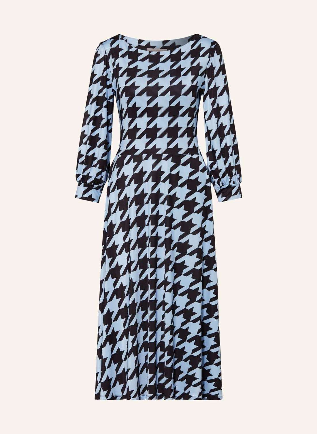 Трикотажное платье с рукавами 3/4