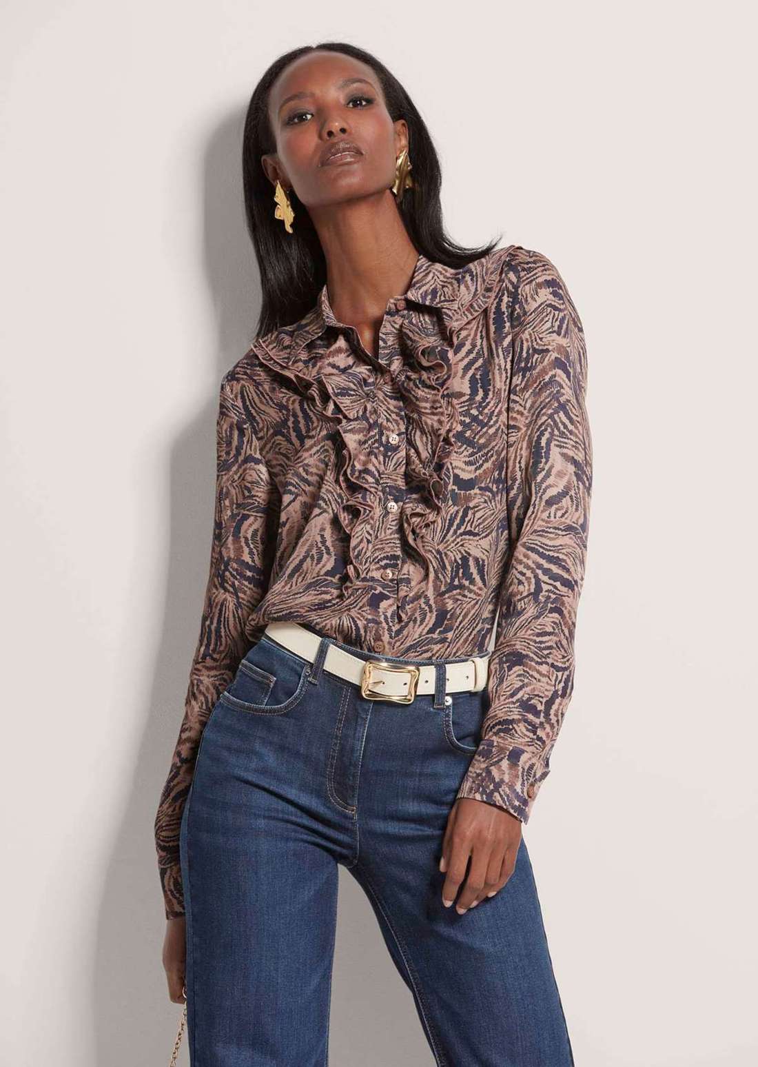 Блузка-рубашка с рюшами