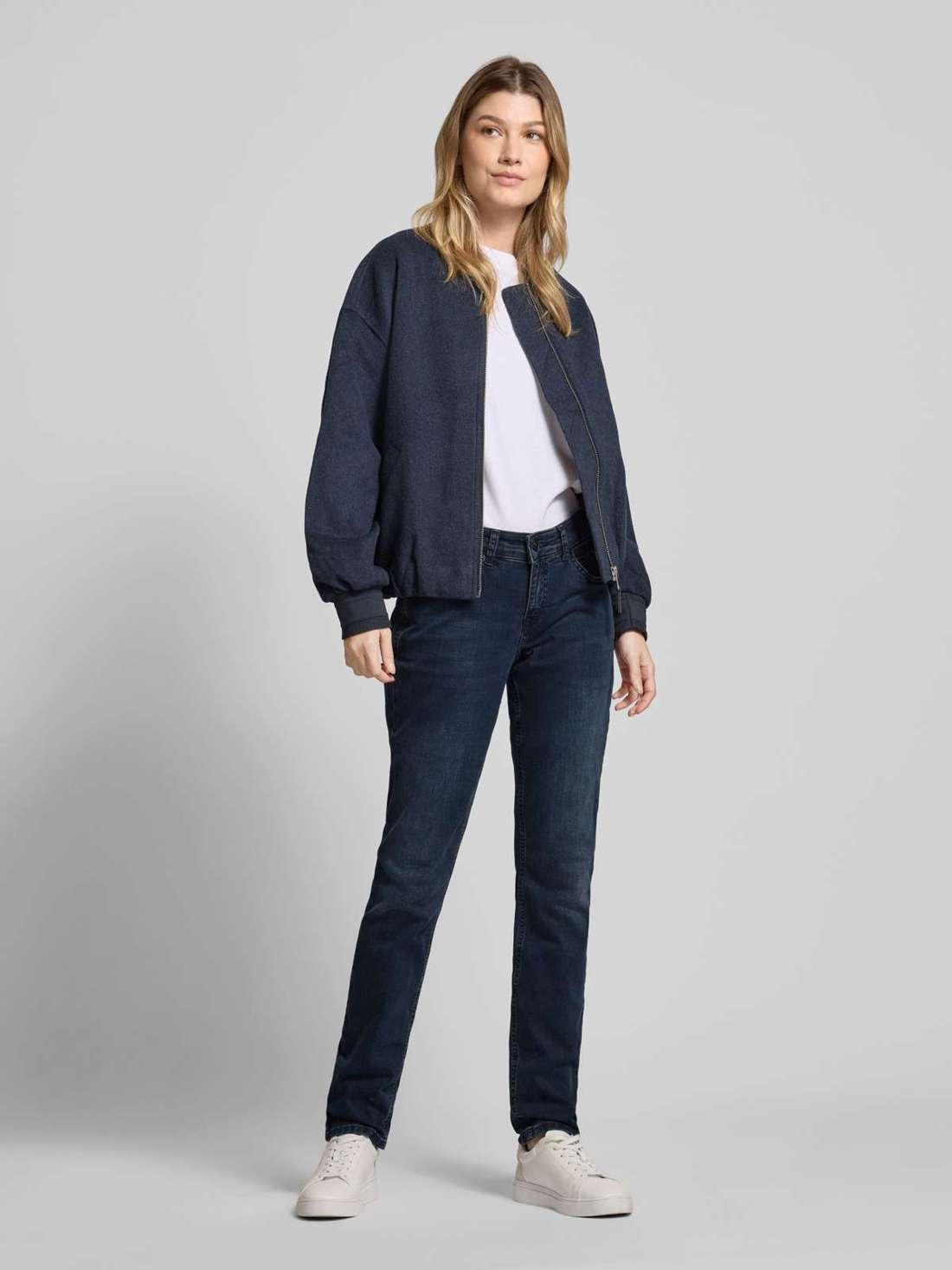 Джинсы с пятью карманами