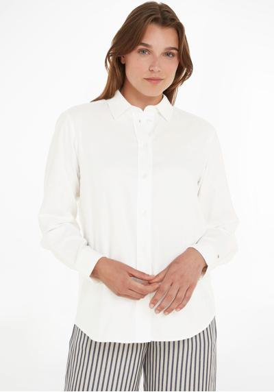 Блузка-рубашка в универсальном базовом образе