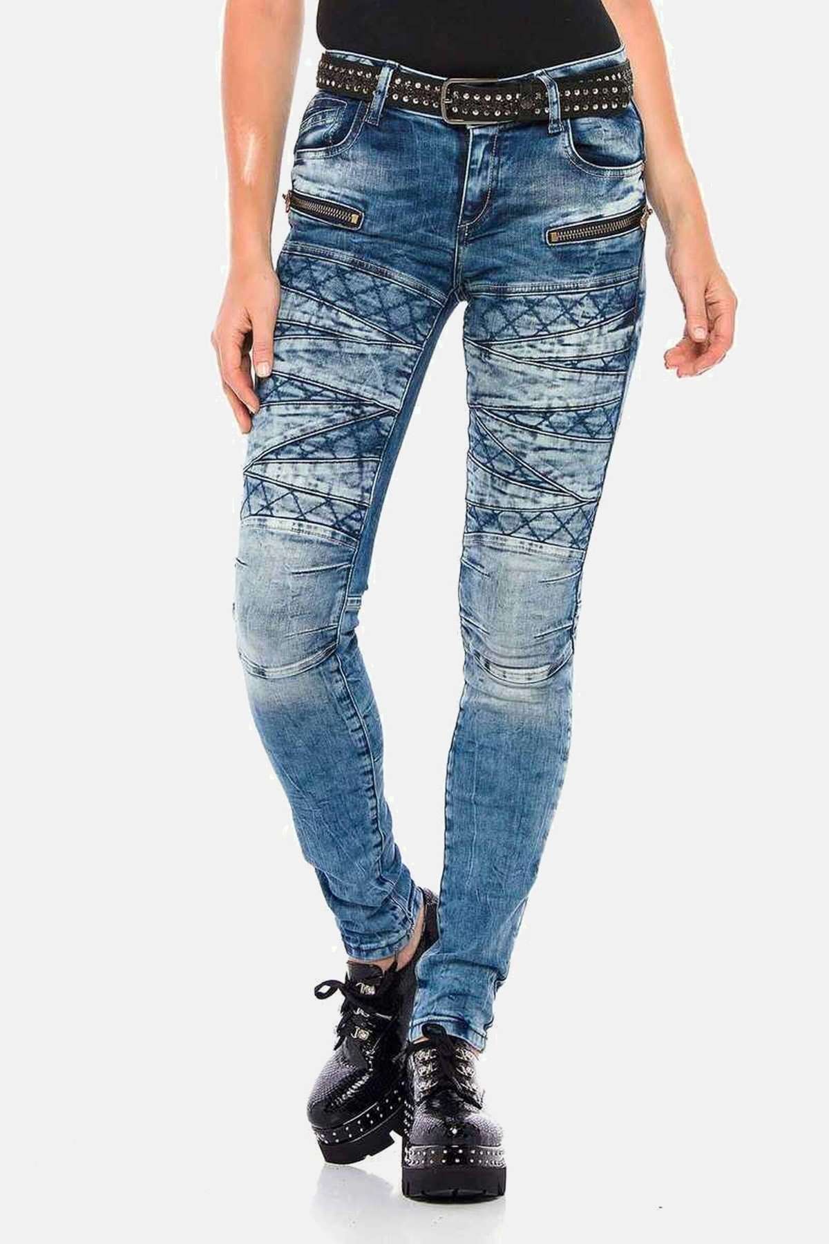 Джинсы узкого кроя с классной вышивкой. Jeans