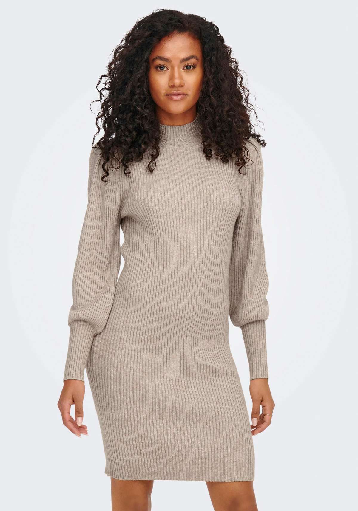 Трикотажное платье »ONLKATIA L/S DRESS KNT NOOS«