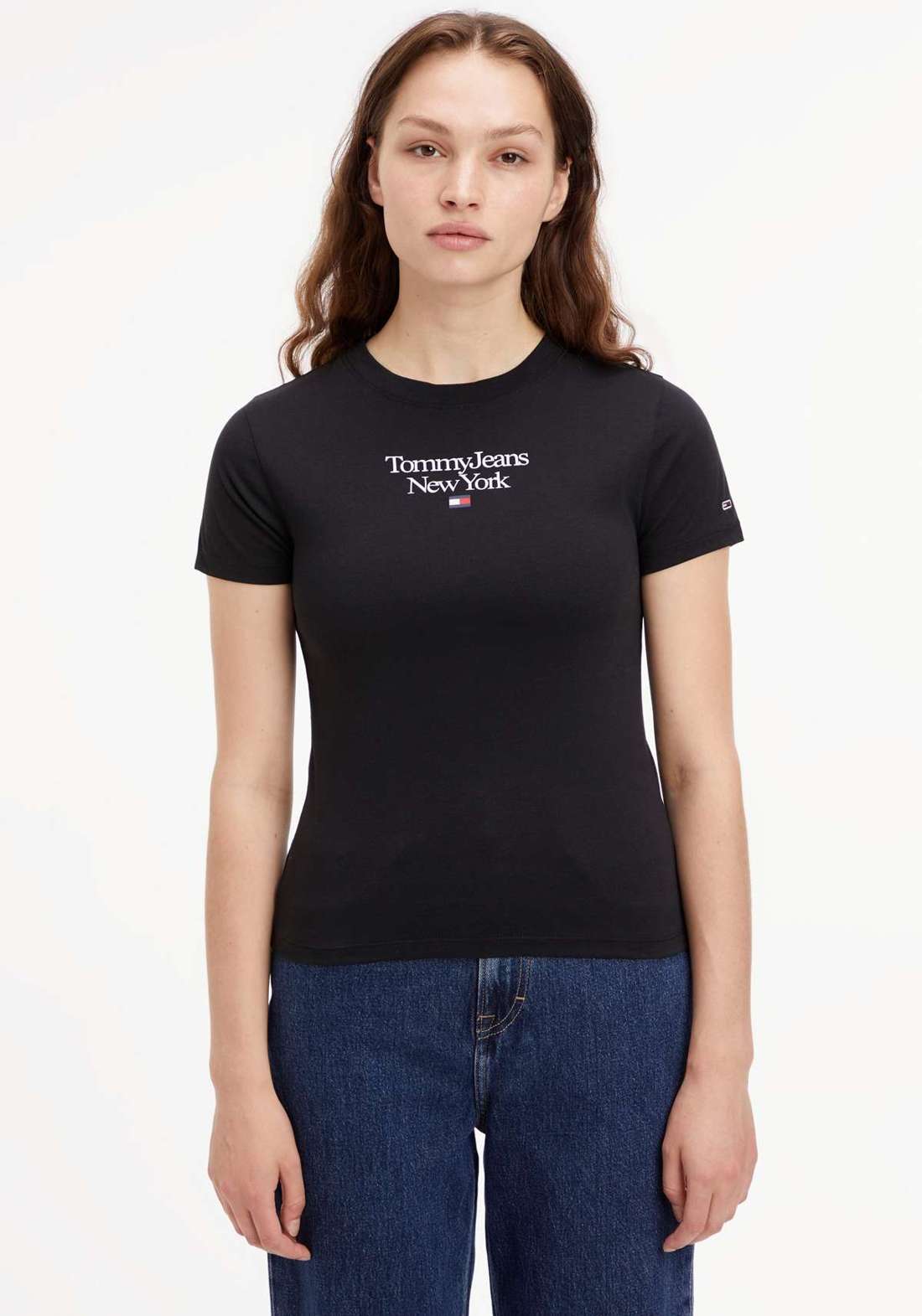 Рубашка с короткими рукавами и принтом Tommy Jeans на уровне груди. TJW BBY ESSENTIAL LOGO 1 SS