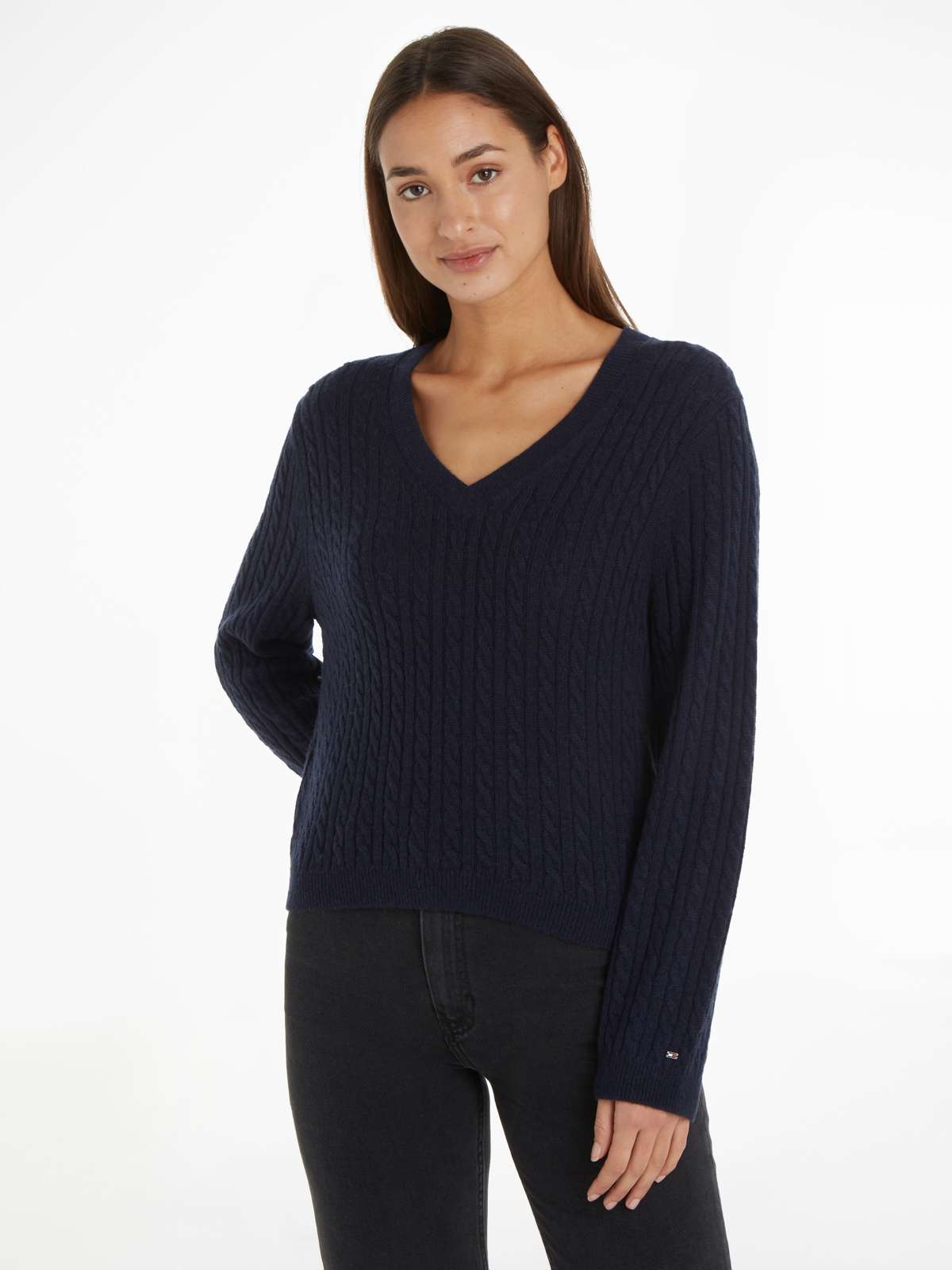 Вязаный свитер из мягкой шерсти, прочный, дышащий и вневременной, премиум-класса.