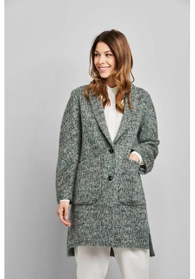 Короткое пальто с содержанием шерсти альпаки.