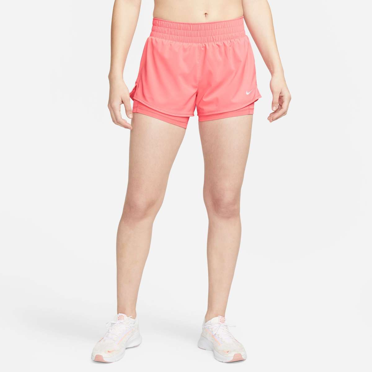 шорты 2 в 1»DRI-FIT ONE WOMEN`S MID-RISE -IN-1 SHORTS«