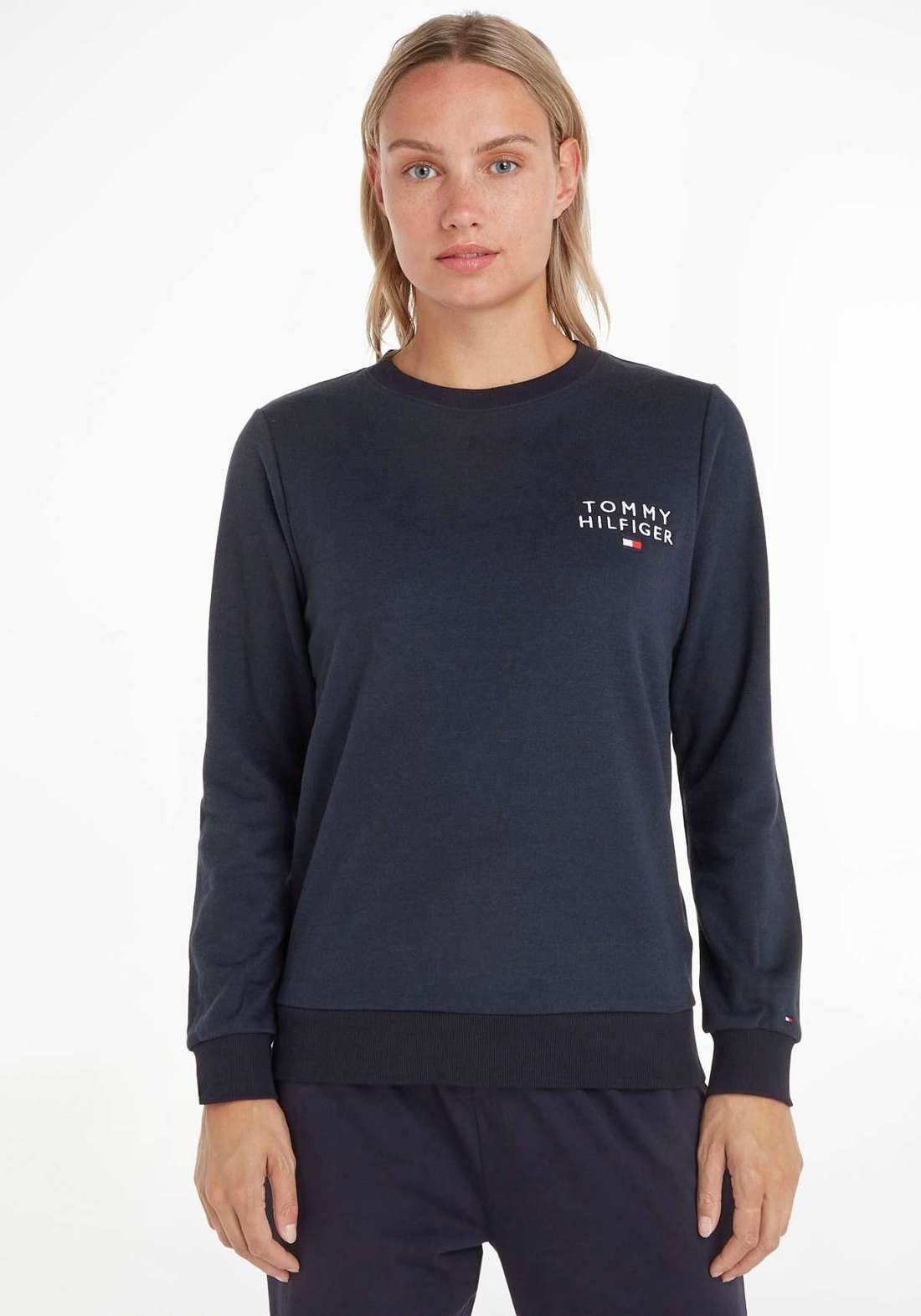 Свитер с круглым вырезом и фирменной этикеткой TRACK TOP