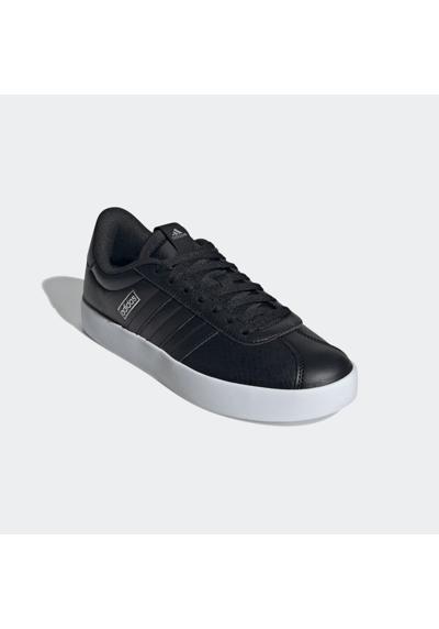 Кроссовки, вдохновленные дизайном Adidas Samba.