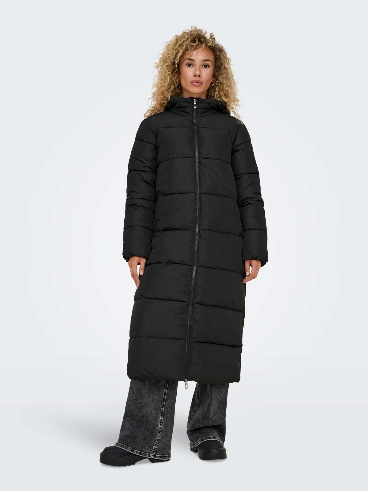 стеганое пальто »ONLMAGGI LIFE X-LONG PUFFER COAT CC OTW«