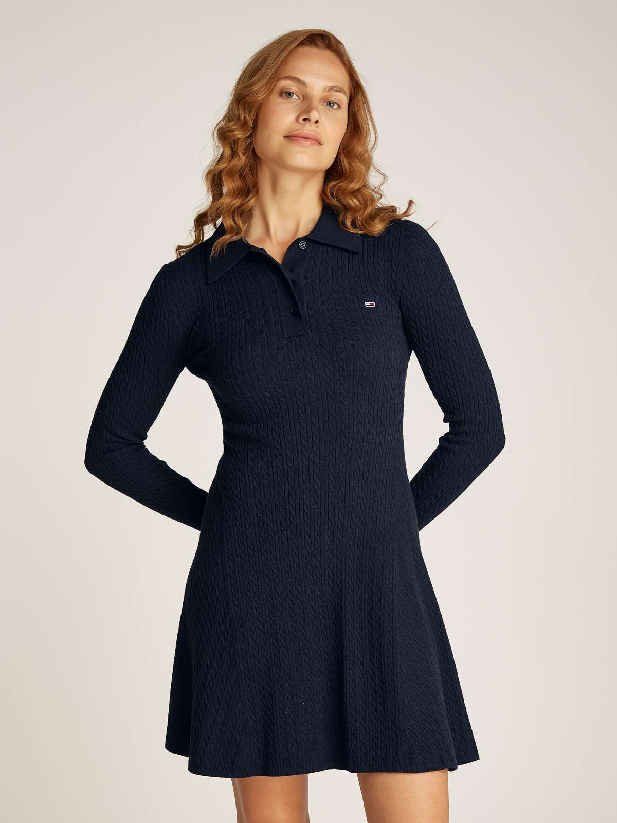 Вязаное платье мелким косым узором »TJW F&F POLO CABLE SWEATER DRESS«