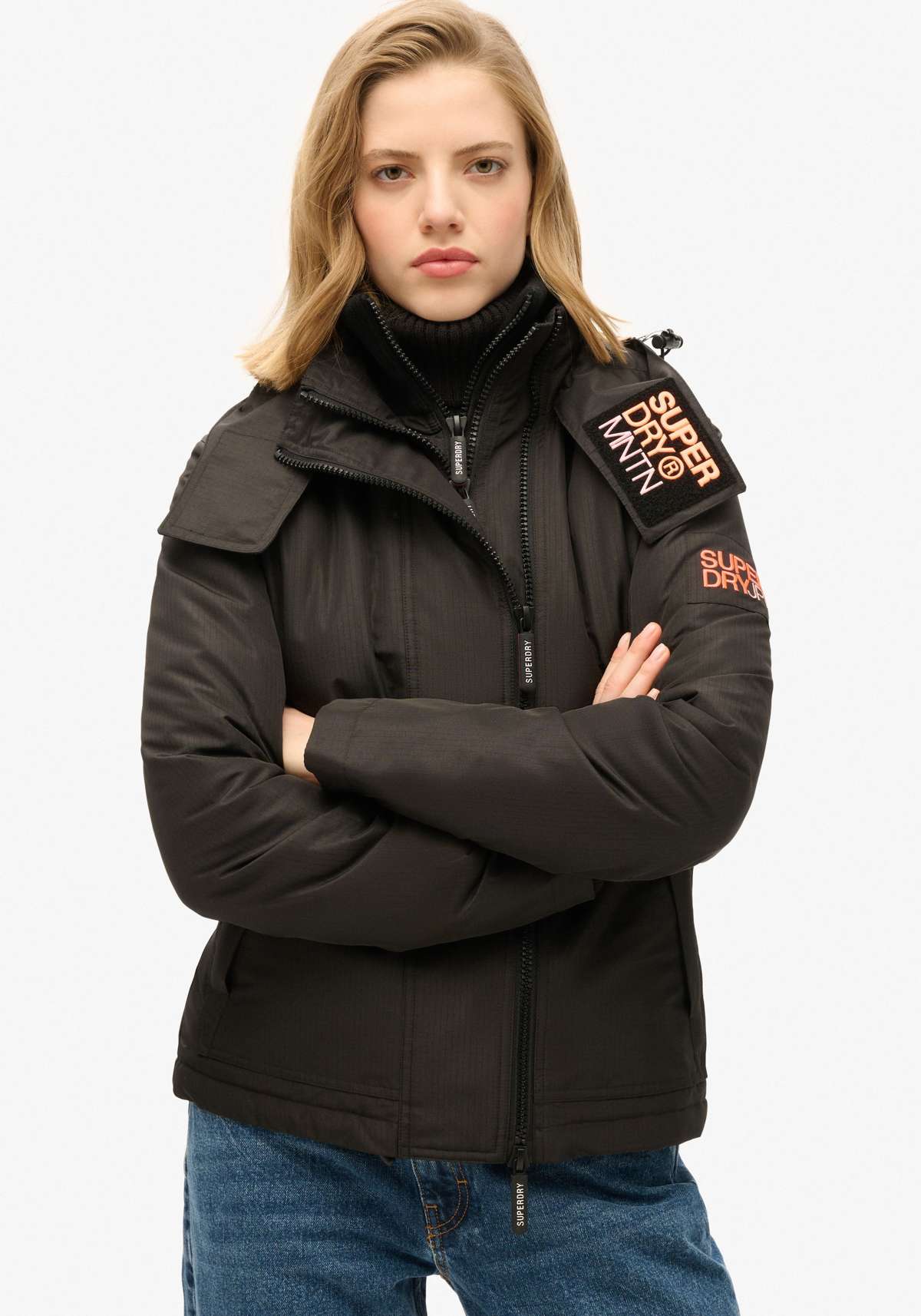 Уличная куртка с капюшоном »HOODED MTN WINDBREAKER JACKET«