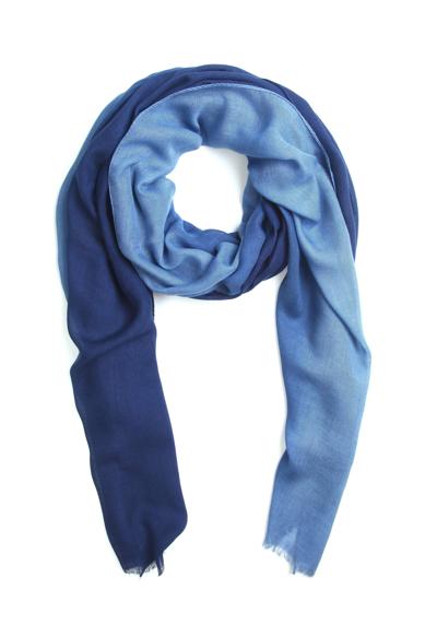 Модный шарф (1 штука) с модным нежным цветовым градиентом.