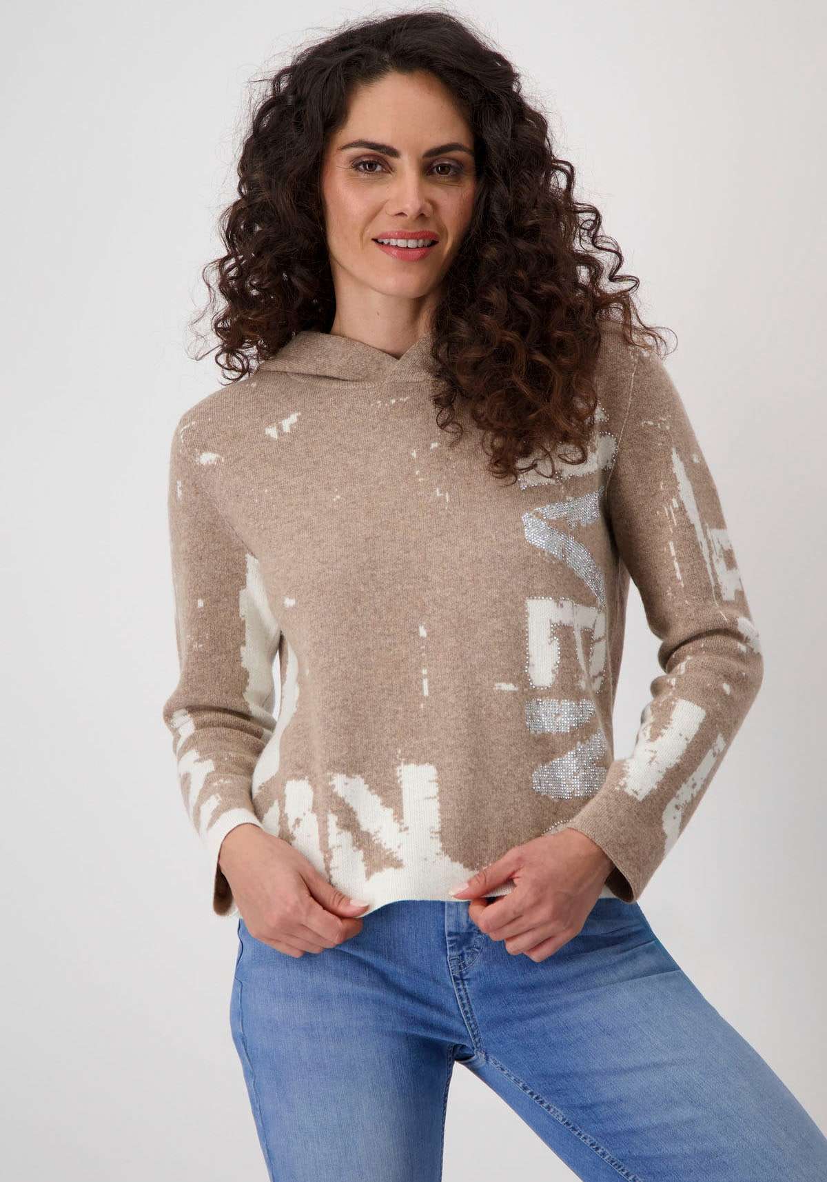 Вязаный свитер с капюшоном »Pullover Jacquard Schrift«