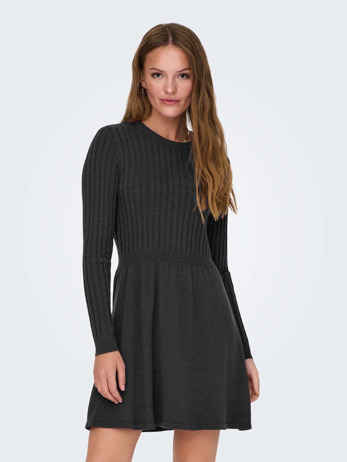 Трикотажное платье »ONLFIA LS CABLE DRESS KNT«