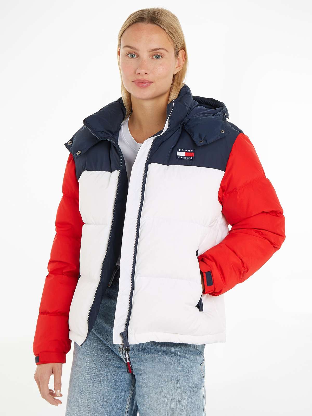 Стеганая куртка с капюшоном в модном колорблоке с капюшоном TJW CBLK ALASKA PUFFER