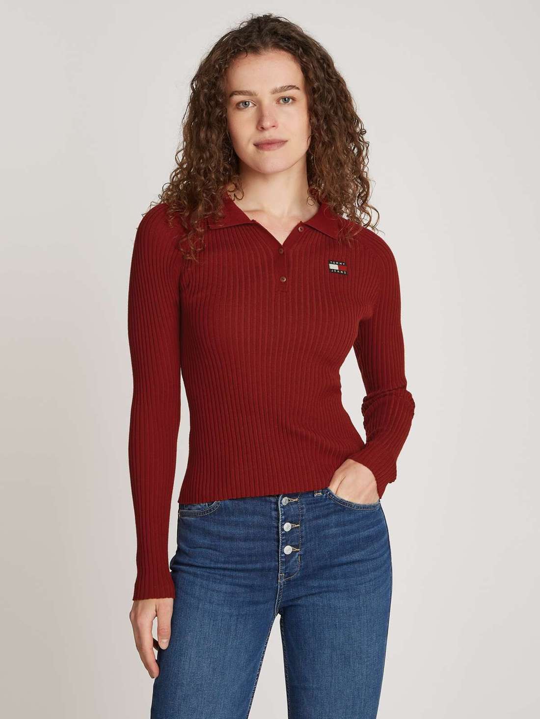 Вязаный свитер с логотипом TJW COLLAR BADGE RIB SWEATER
