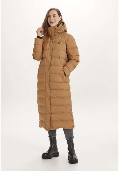 Стеганое пальто в модном фасоне большого формата.