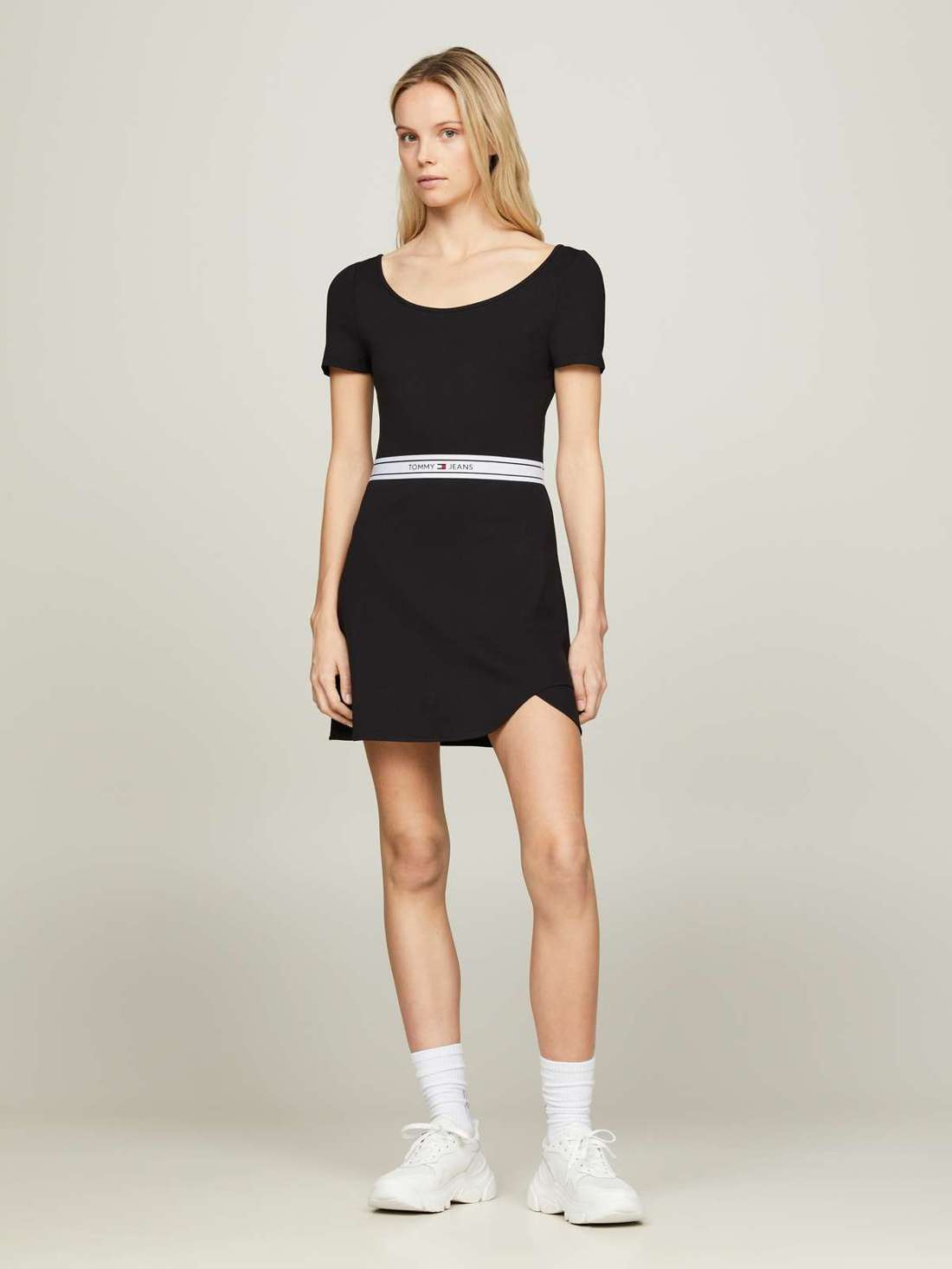 Платье-блузка с флагом Tommy Jeans TJW LOGO TAPE FIT & FLARE EXT