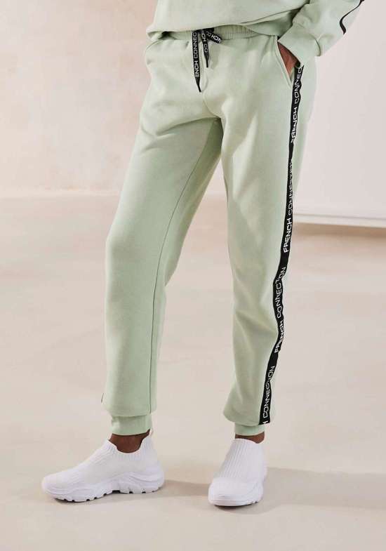 Спортивные штаны