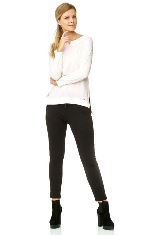 Классическая блузка с разрезом сбоку 3596410