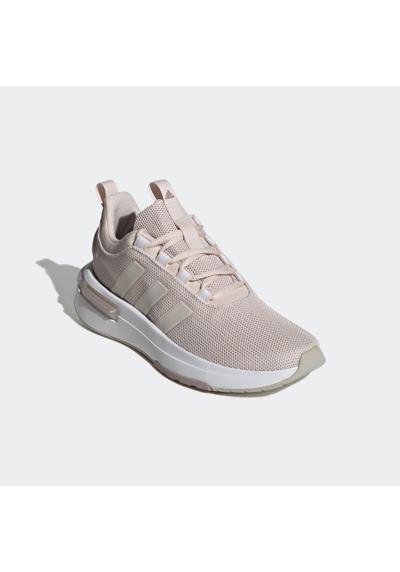 Кроссовки с дизайном по стопам Adidas NMD.