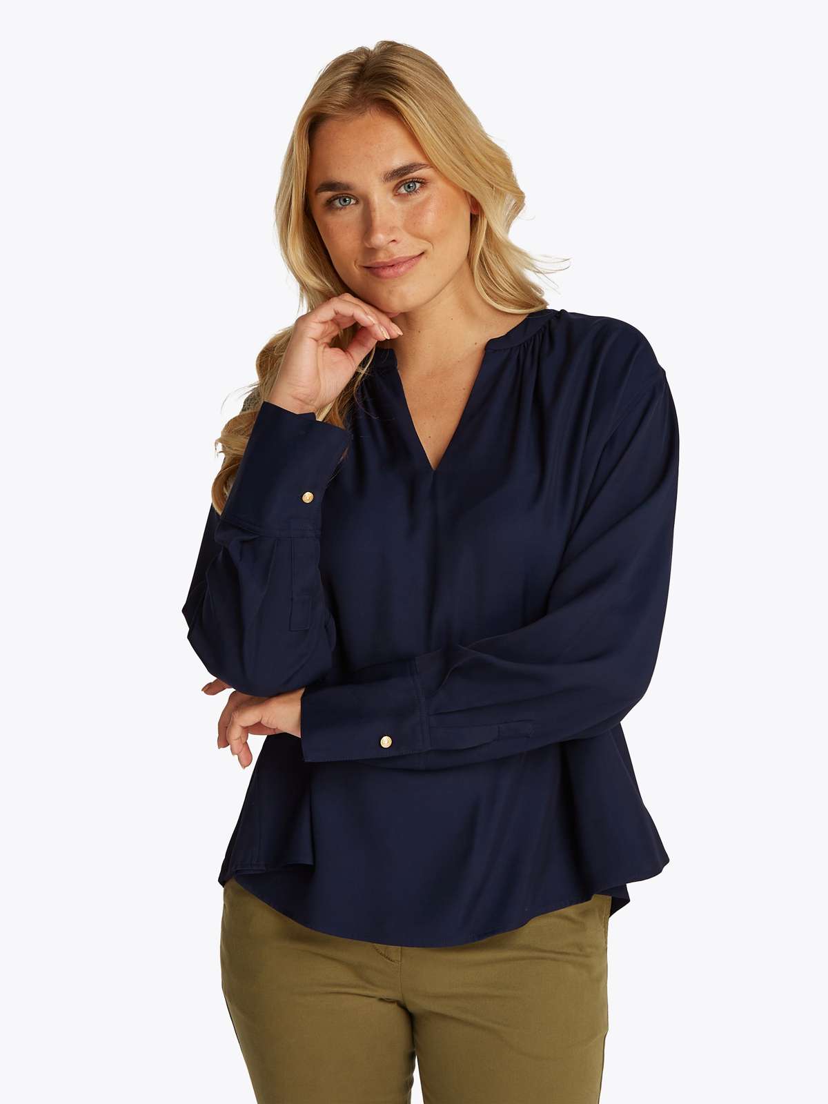 Классическая блузка больших размеров. CRV SOFT VIS V NECK LS BLOUSE