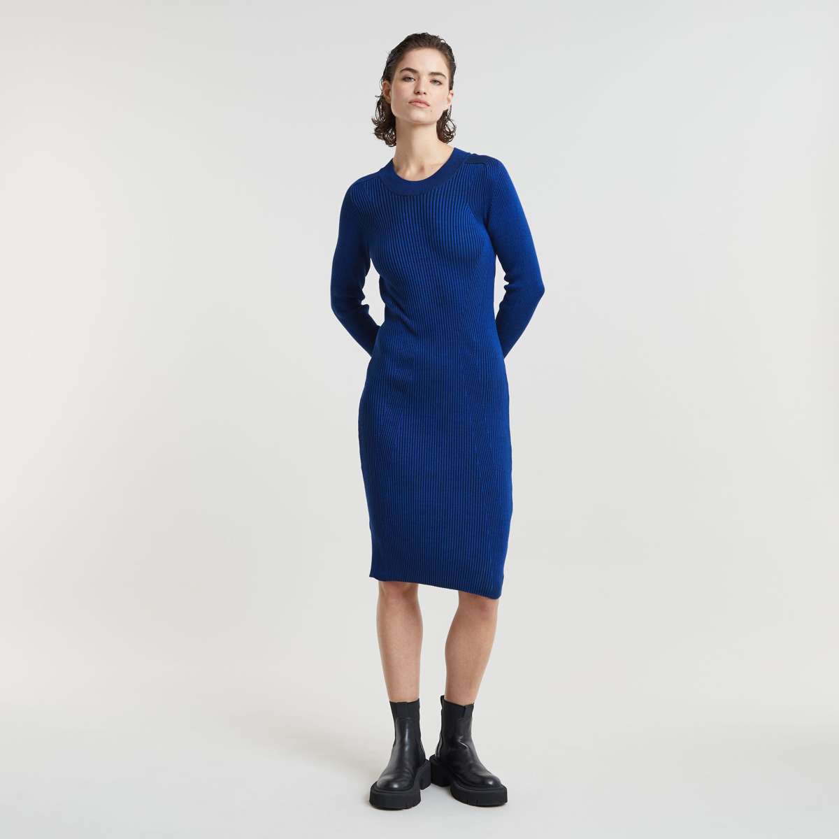 Трикотажное платье »Plated Slim Knit Dress«