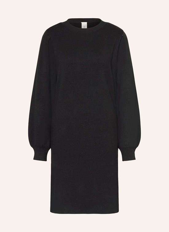 Трикотажное платье