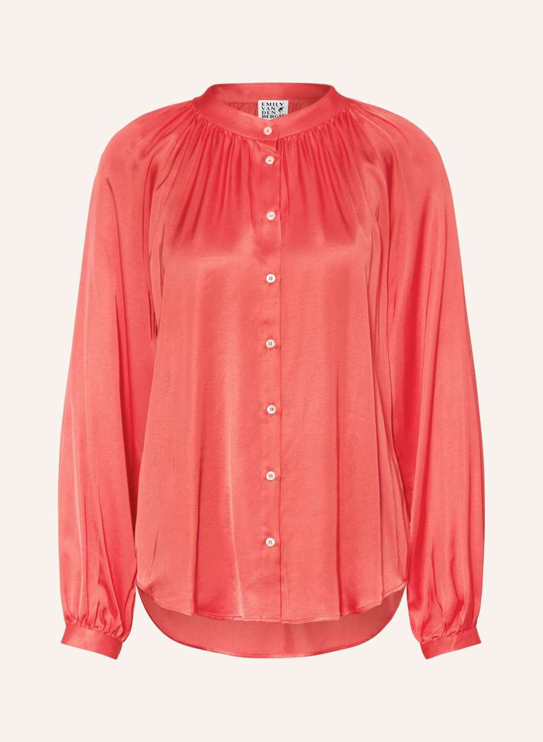 Атласная блузка