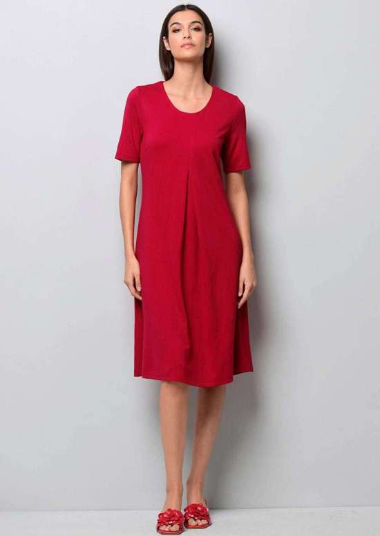 Платье из комфортного трикотажа.