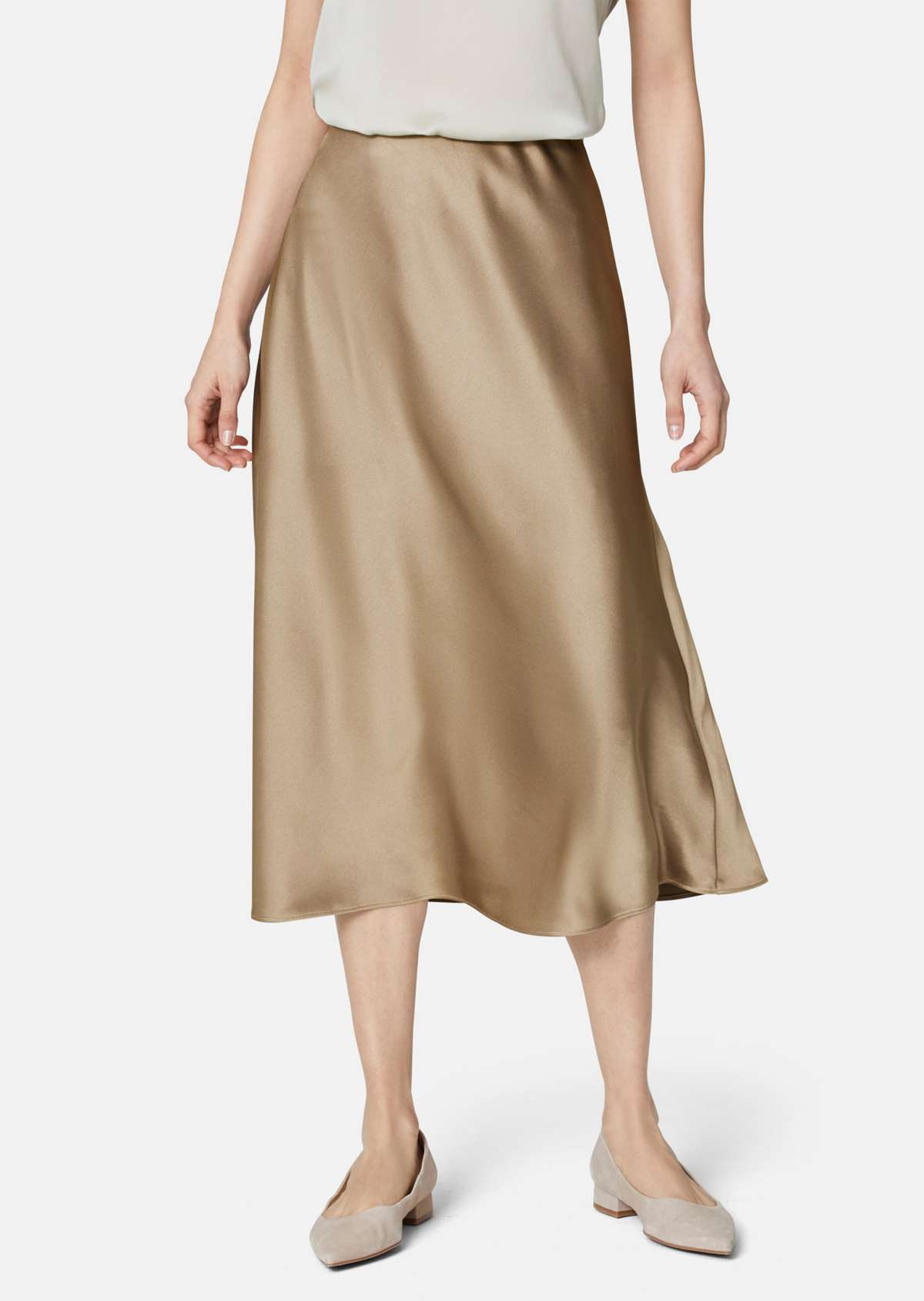 Элегантная атласная юбка длины миди.