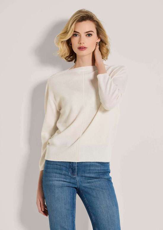 Свитер с вырезом «лодочка» и рукавами «летучая мышь»