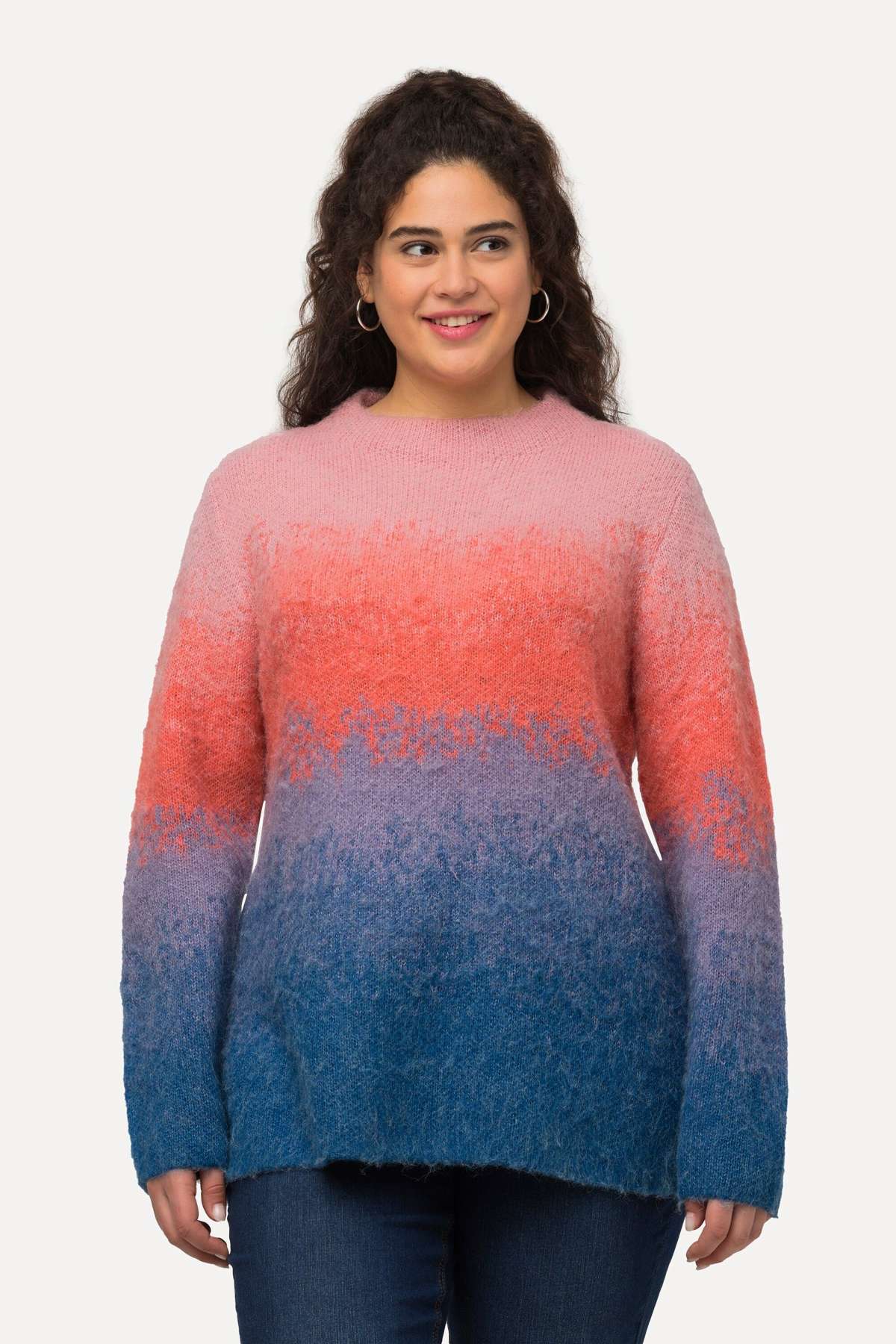 Вязаный свитер-пуловер градиентного цвета с воротником-стойкой и длинным рукавом