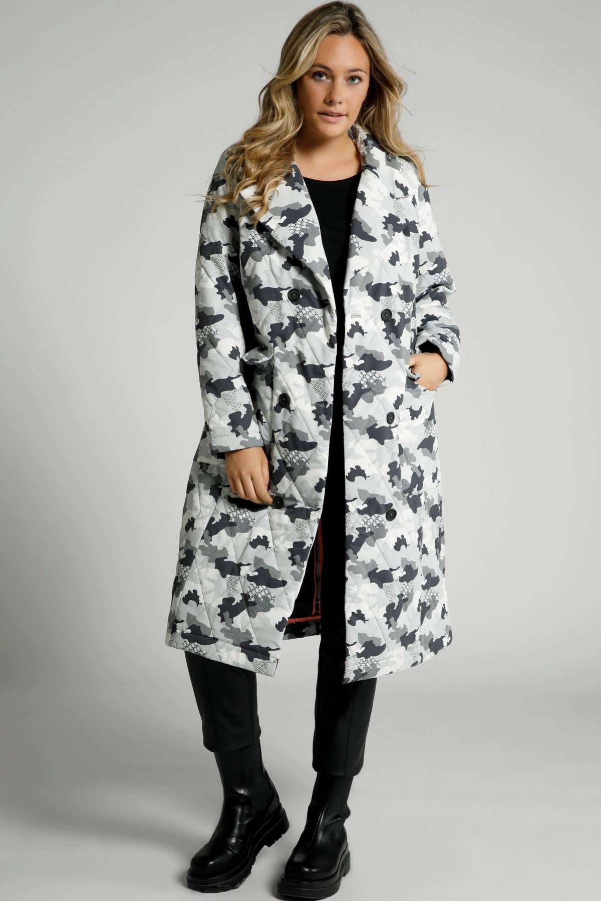 Стеганое пальто стеганое пальто с камуфляжным мотивом «Мир на спине»