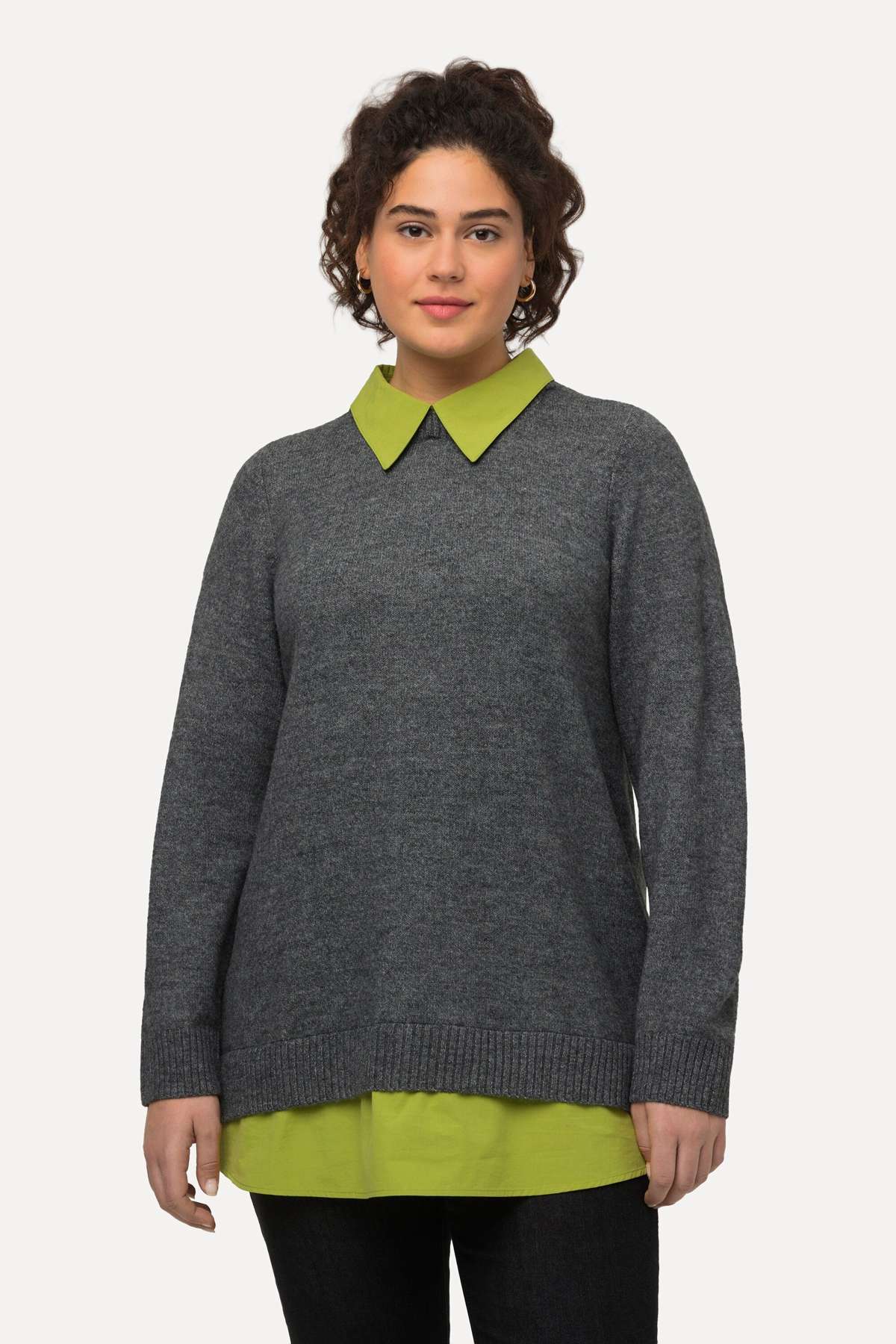 Вязаный свитер-пуловер А-силуэта с воротником-рубашкой с длинным рукавом