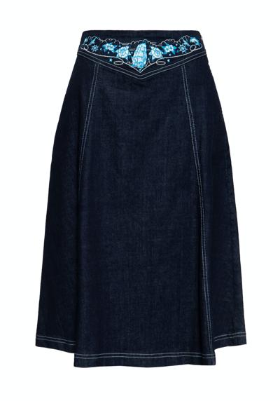 Джинсовая юбка с качественной контрастной вышивкой на поясе.