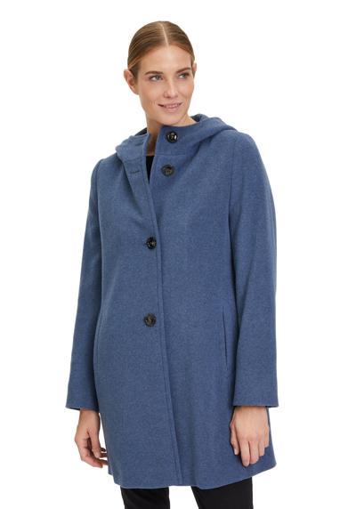 Длинное пальто с капюшоном из ткани