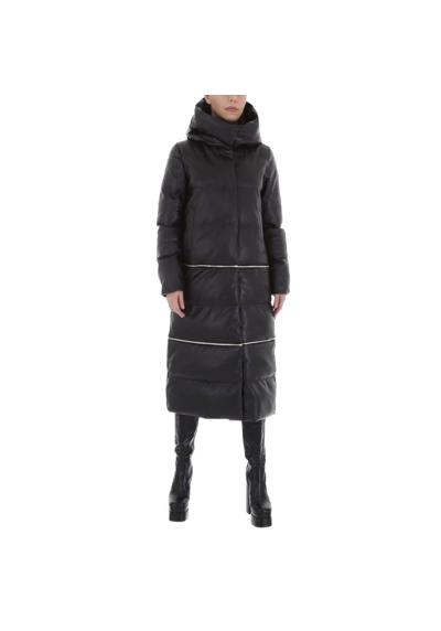 Зимнее женское пальто на подкладке с капюшоном для досуга черного цвета