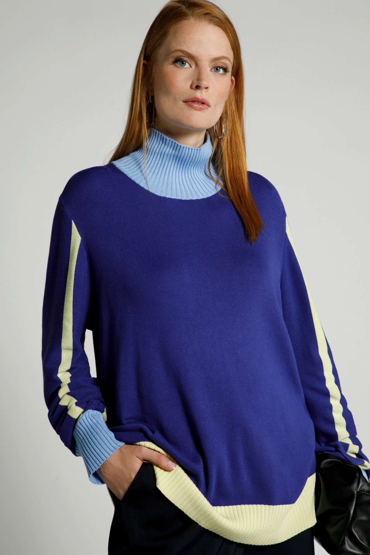 Вязаный свитер, пуловер с цветными акцентами, водолазка с длинным рукавом