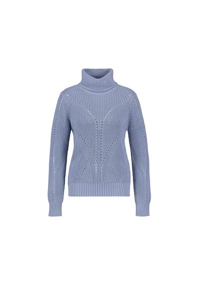 Длинный свитер среднего синего цвета (1 шт.)