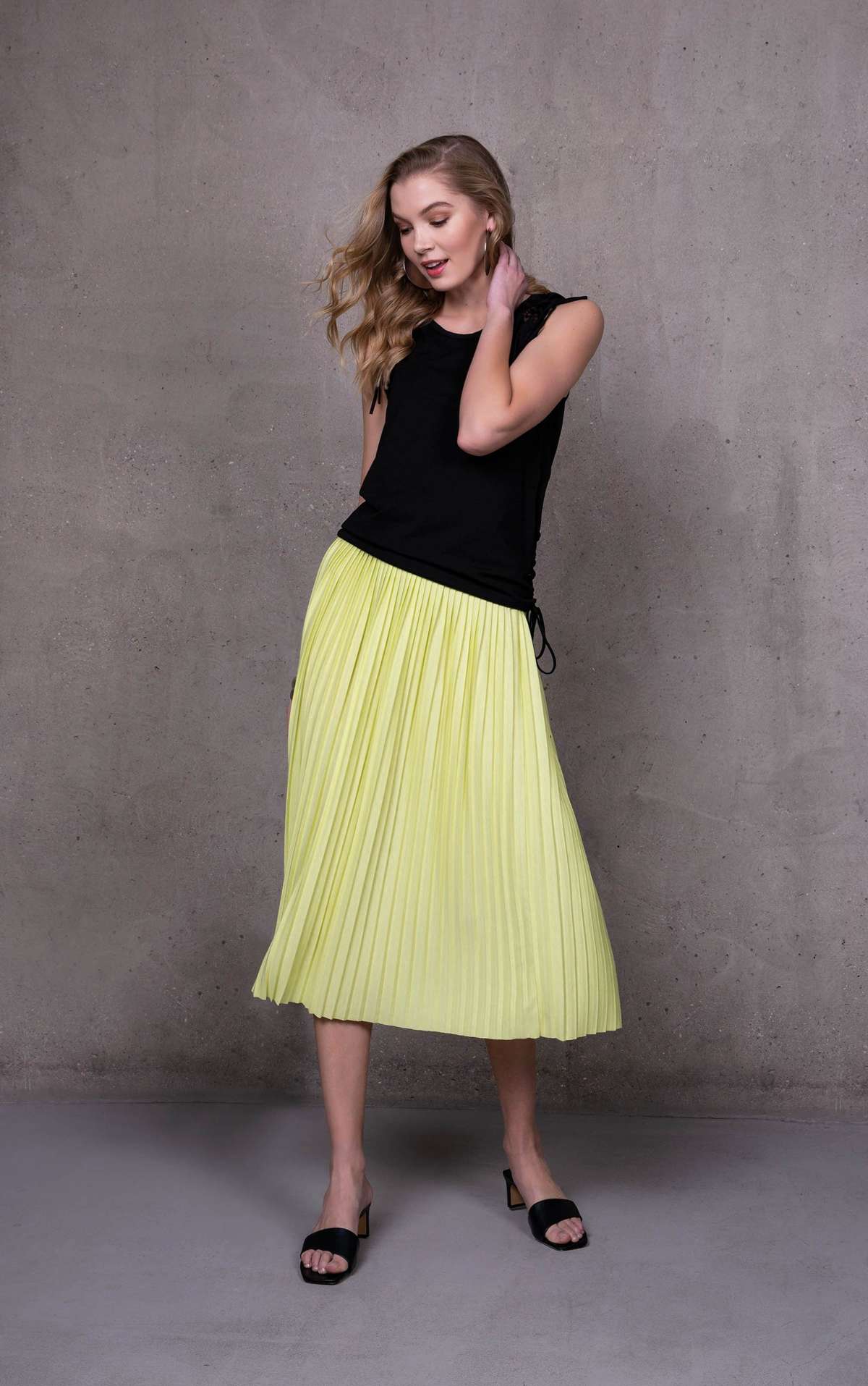 Плиссированная юбка Летняя плиссированная юбка с контрастными полосками и эластичным поясом