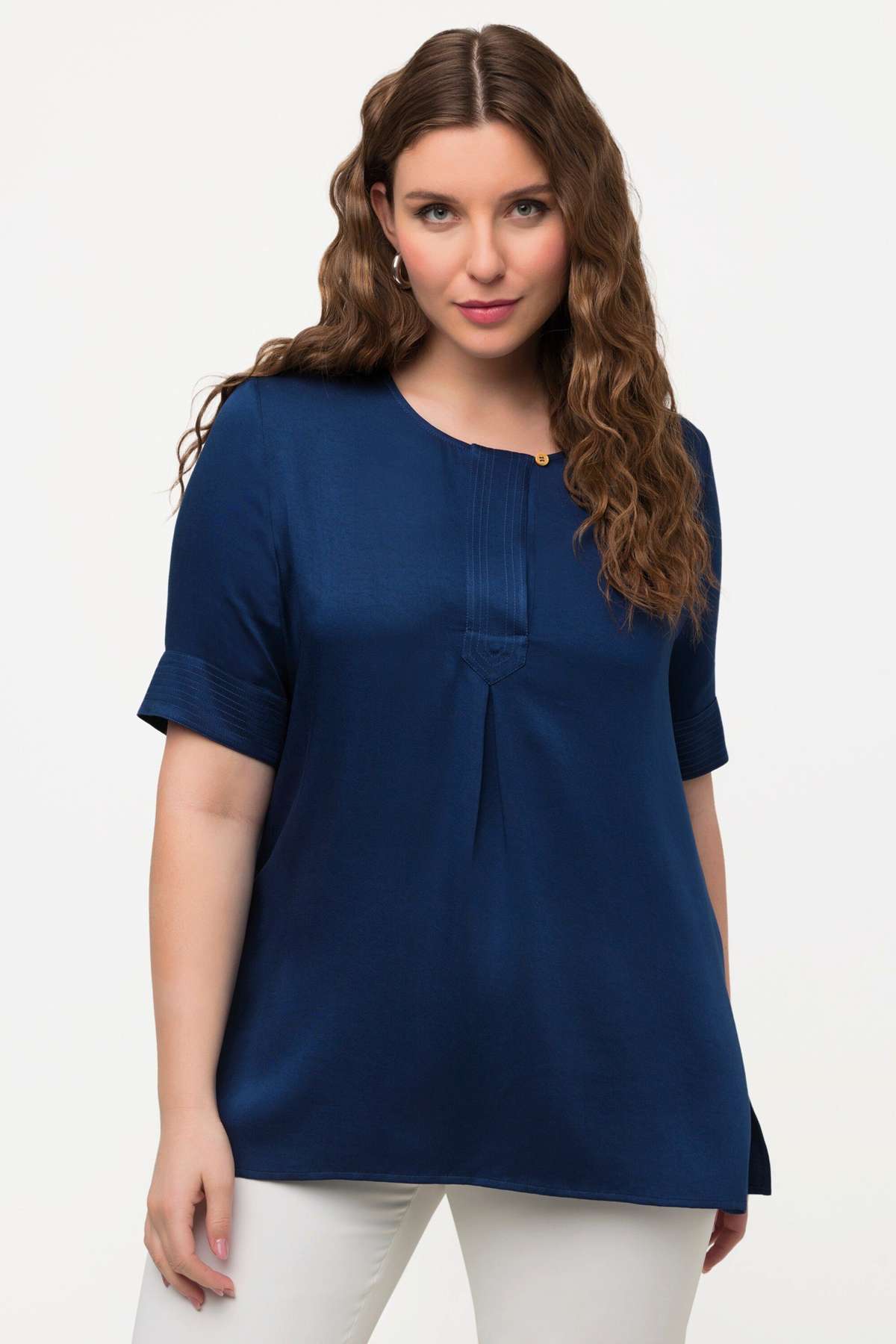 Туника-блузка-рубашка со стеганой вставкой А-силуэта с круглым вырезом и полурукавами