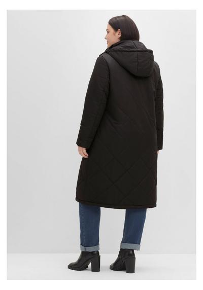 Стеганое пальто больших размеров со съемным капюшоном.