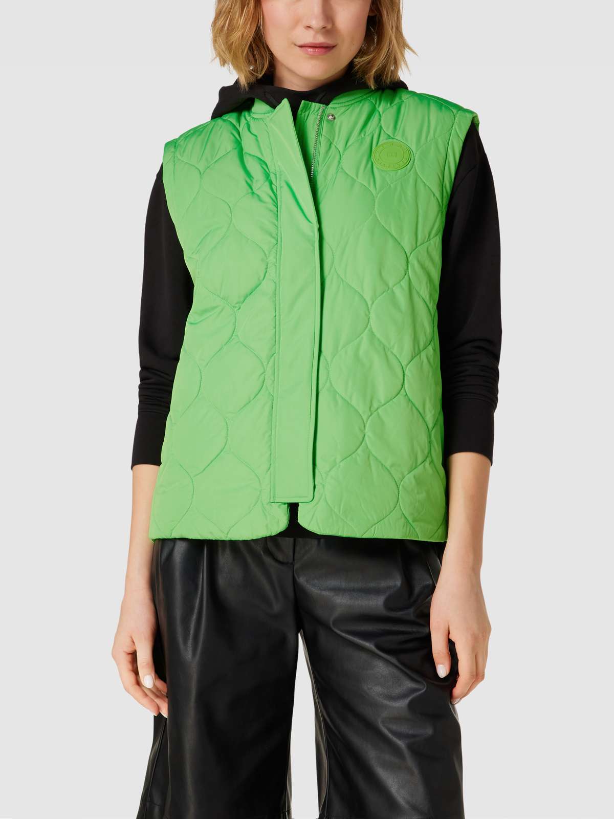 Стеганый жилет с нашивкой-лейблом QUILTED BOMBER VEST