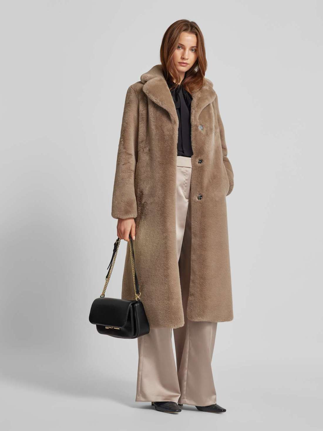 Шуба из искусственного меха