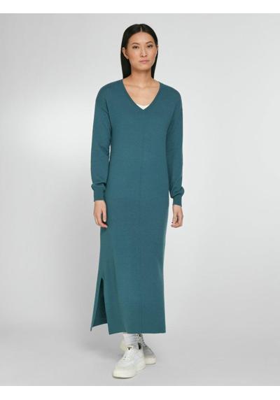 Вязаное платье из натуральной шерсти и кашемира.